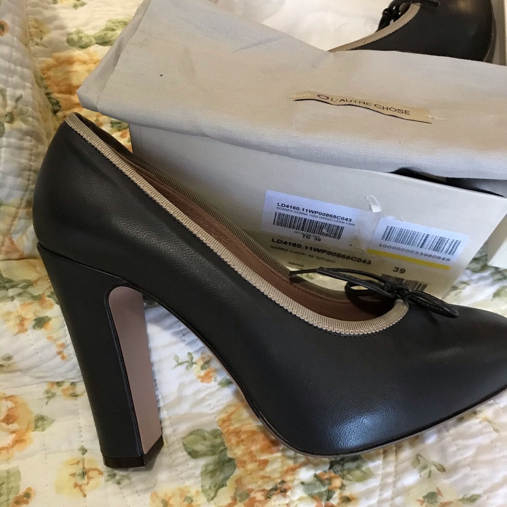 Shoes - Picture 4 of 4